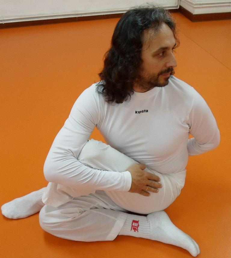 yoga torsion jr